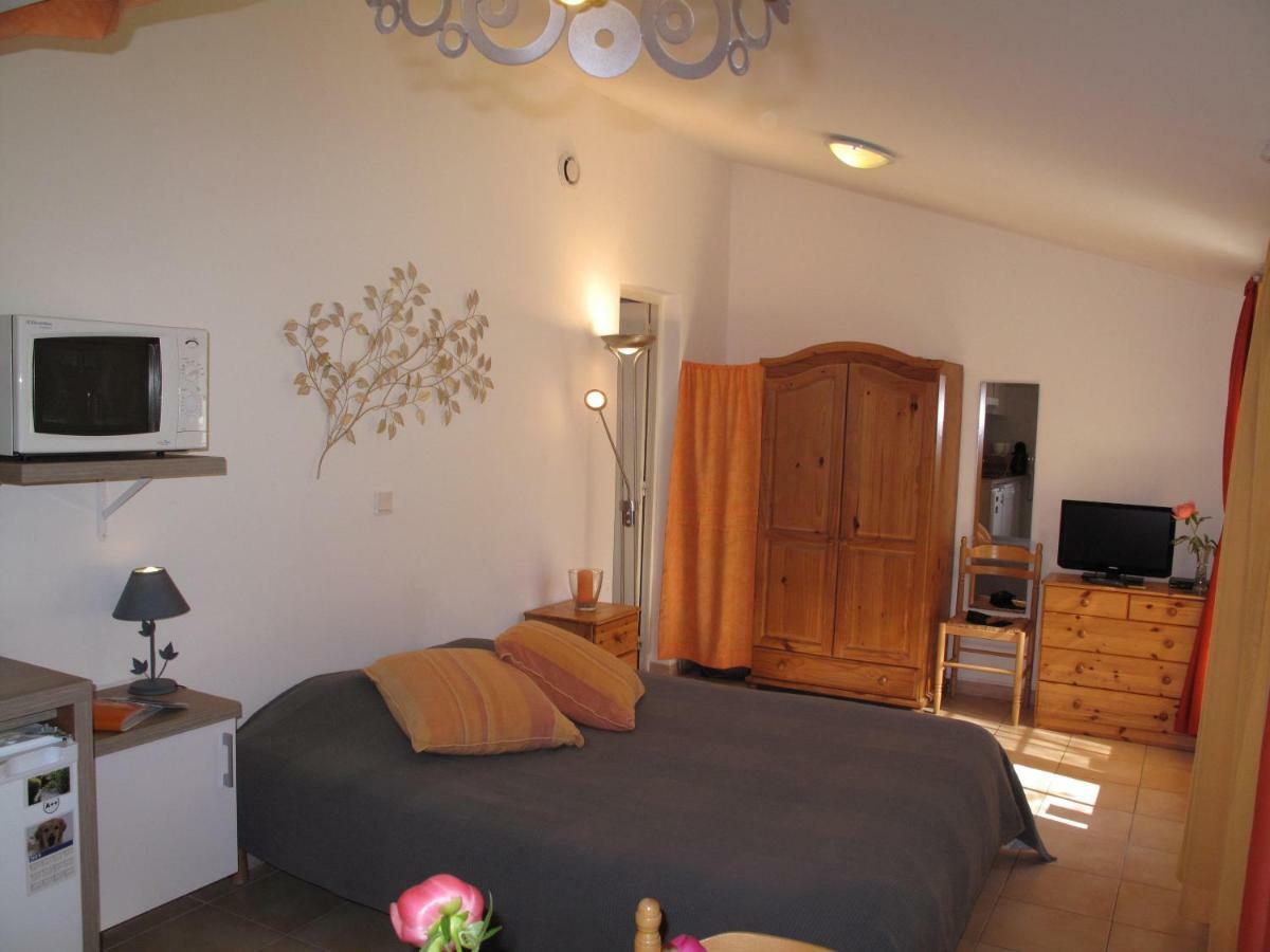 Residence Miro, Gites Avec Piscine Chauffee Et Tennis Les Arcs-sur-Argens Luaran gambar