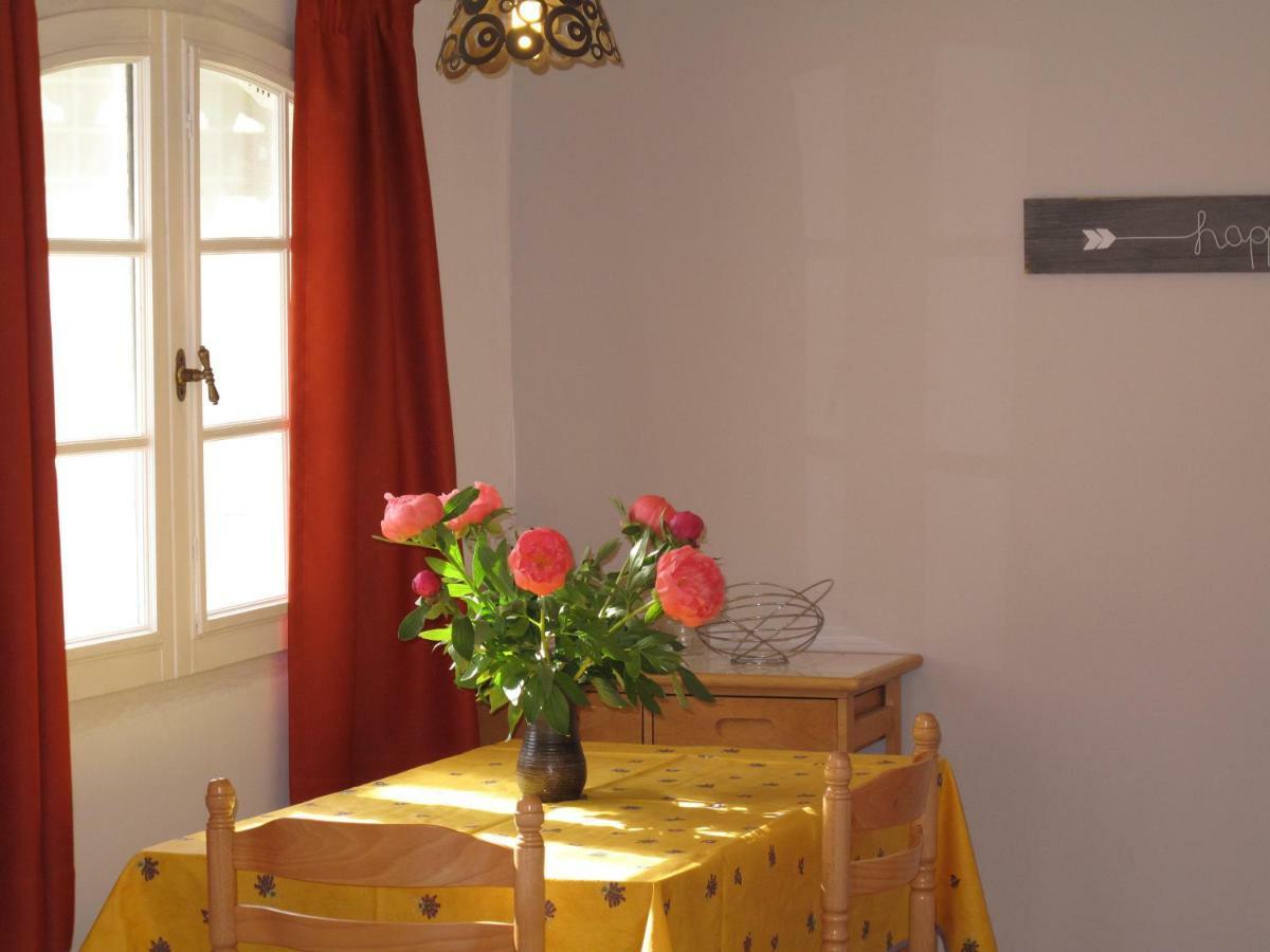 Residence Miro, Gites Avec Piscine Chauffee Et Tennis Les Arcs-sur-Argens Luaran gambar