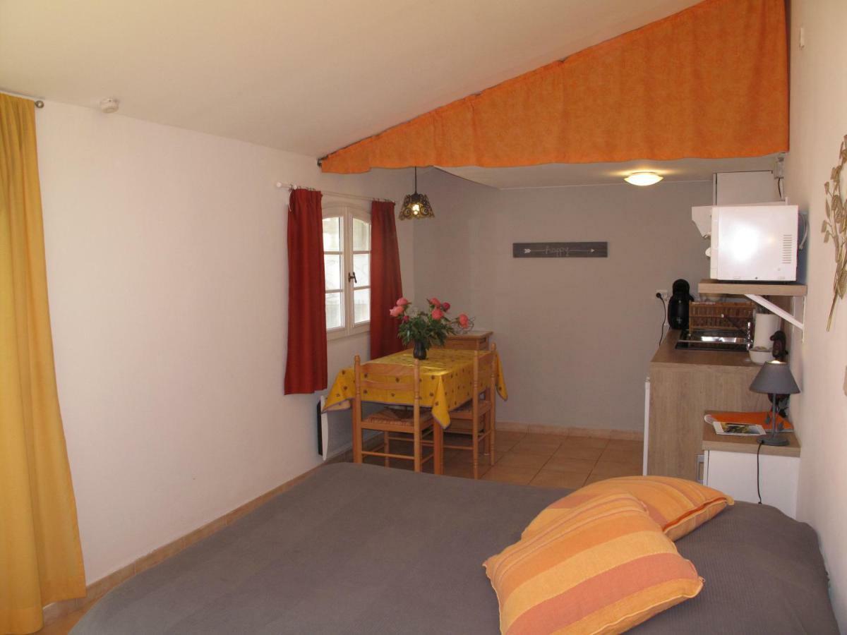 Residence Miro, Gites Avec Piscine Chauffee Et Tennis Les Arcs-sur-Argens Luaran gambar