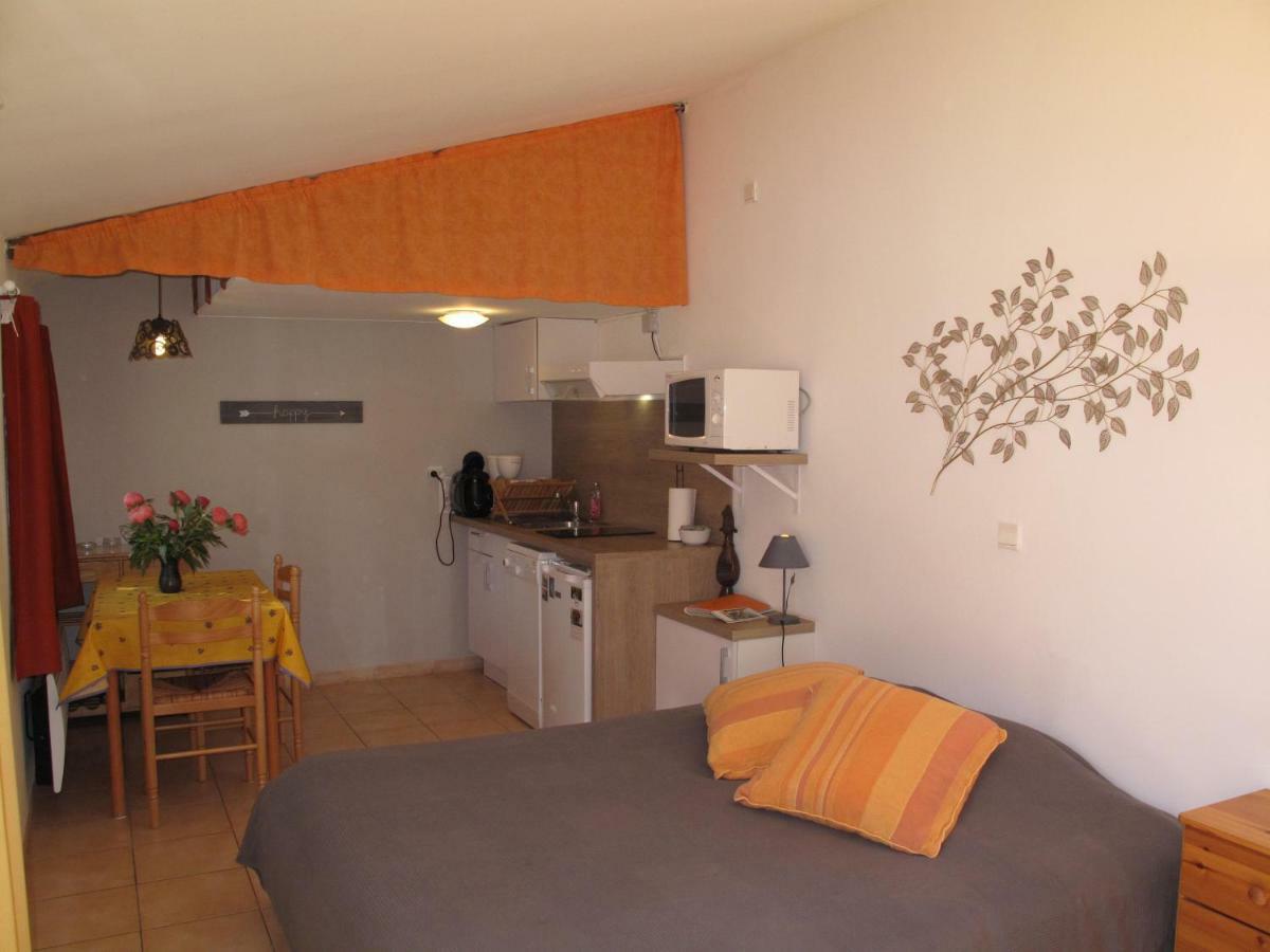 Residence Miro, Gites Avec Piscine Chauffee Et Tennis Les Arcs-sur-Argens Luaran gambar