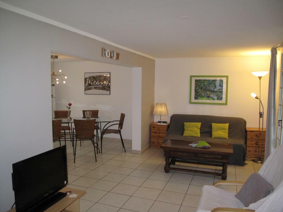 Residence Miro, Gites Avec Piscine Chauffee Et Tennis Les Arcs-sur-Argens Luaran gambar