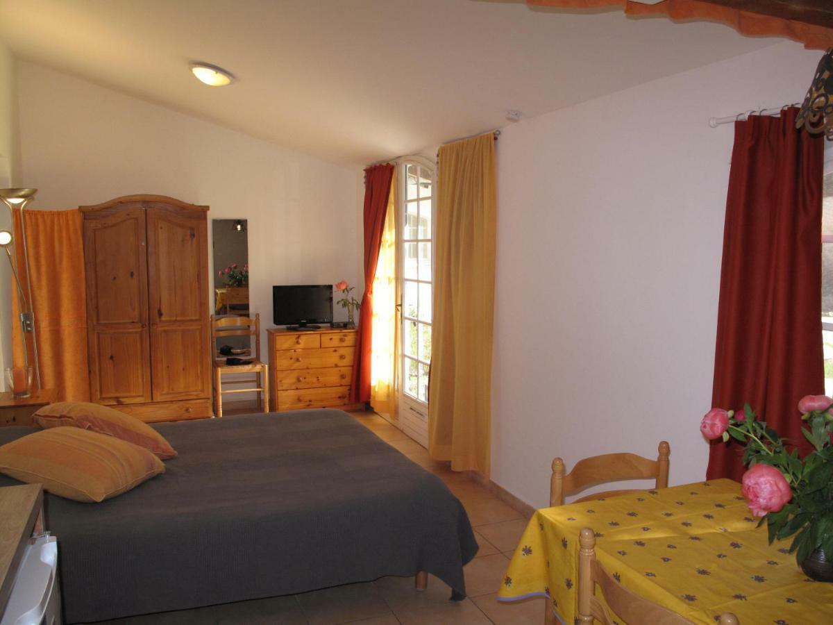 Residence Miro, Gites Avec Piscine Chauffee Et Tennis Les Arcs-sur-Argens Luaran gambar