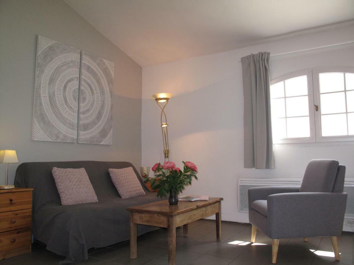 Residence Miro, Gites Avec Piscine Chauffee Et Tennis Les Arcs-sur-Argens Luaran gambar