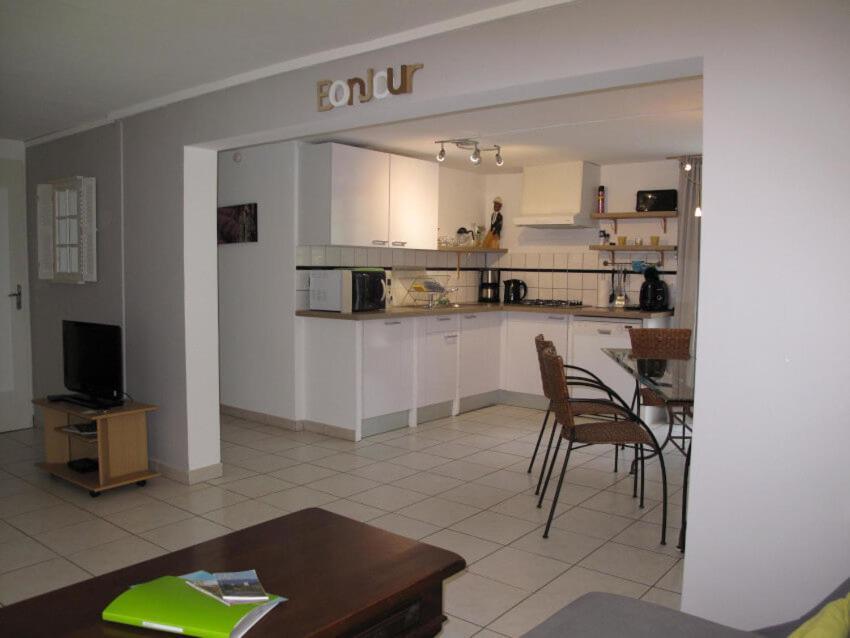 Residence Miro, Gites Avec Piscine Chauffee Et Tennis Les Arcs-sur-Argens Luaran gambar